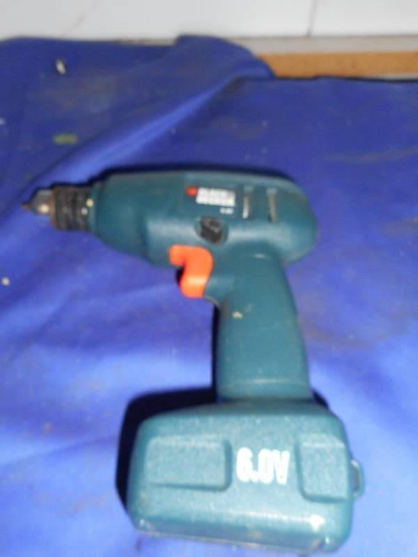 lot 145 image: BLACK N DECKER DRILL