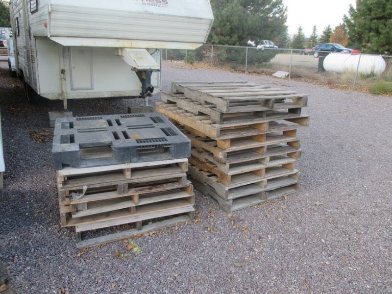 (15) Pallets