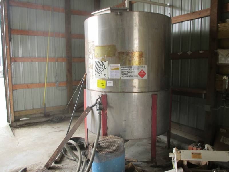 1,200 gal Vertical SS Tank