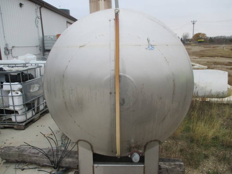 1,500 gal Horizontal SS Tank