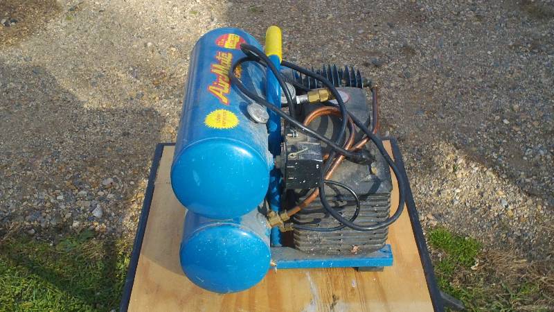 Air compressor