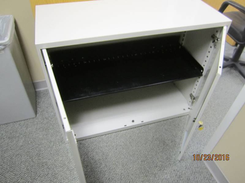 Nice clean metal storage bin, with ...