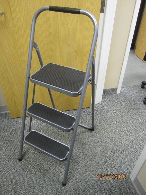 Nice clean easy reach folding step ...