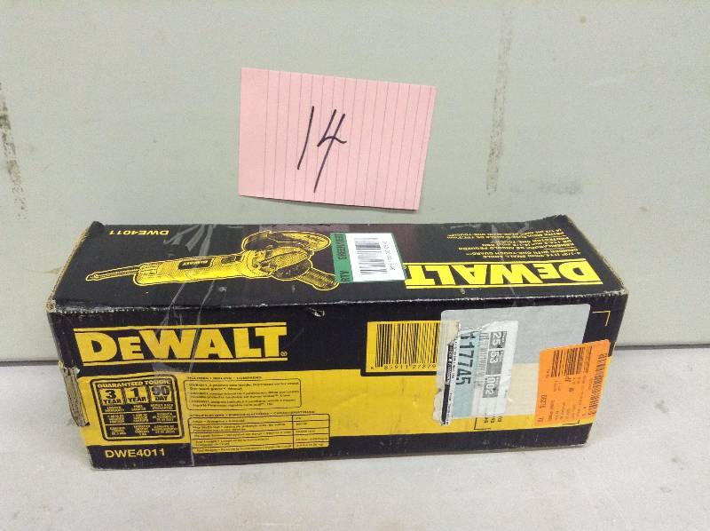 lot 14 image: Dewalt 7 Amp 4-12 in. Small Angle Grinder with 1-Touch Guard used in good working condition