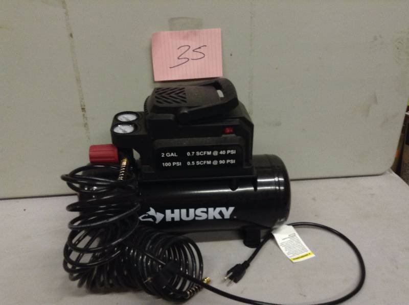 lot 35 image: Husky 2 gal Oil Free Air Compressor