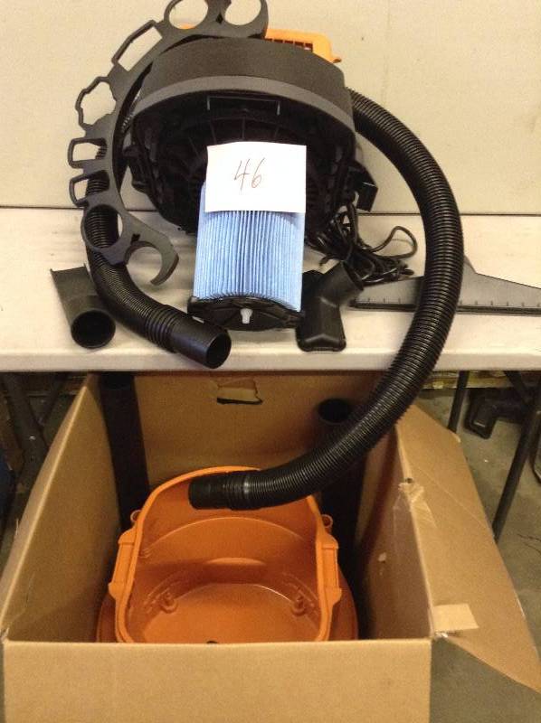 lot 46 image: Ridgid 14 gal. 6.0-Peak HP Wet Dry Vac in like new condition