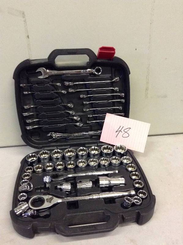 lot 48 image: Husky 54 pc mechanic Tool Set never used