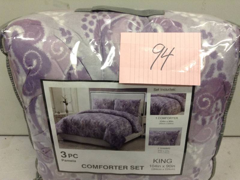 lot 94 image: 3 Pc Comforter Set King Size New