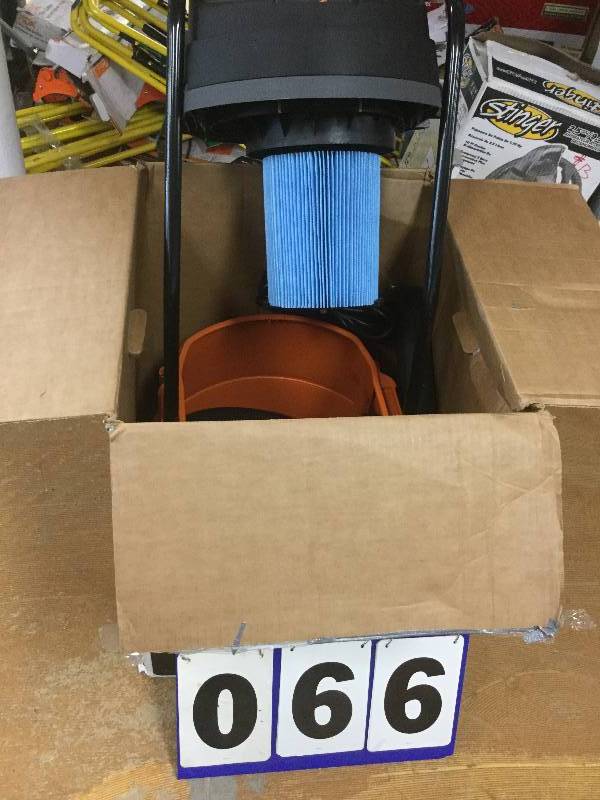 Ridgid 16 gal. 6.5-Peak HP Wet Dry Vac in like new working conditions