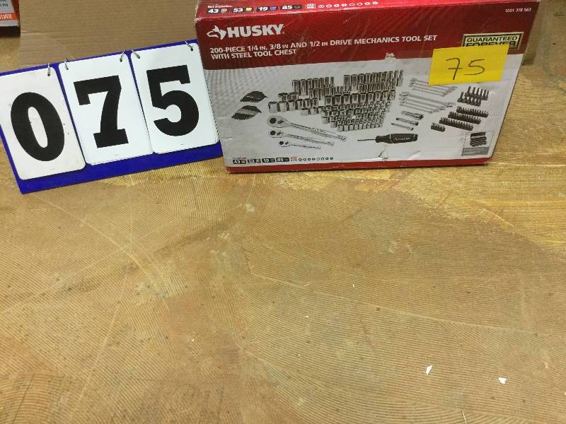 Husky 200 pieces Mechanic Tool Set with Steel Tool Chest Never used