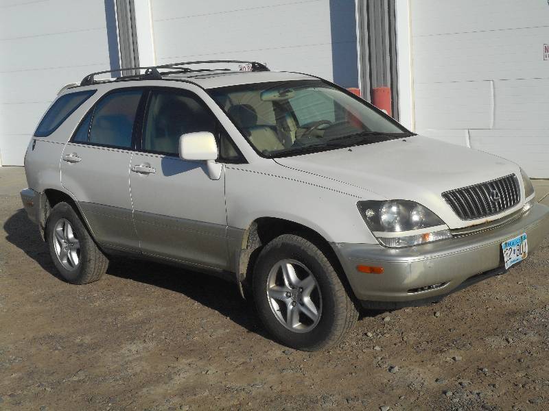 lot 3 image: 1999 Lexus RX300, AWD, Automatic Tr...