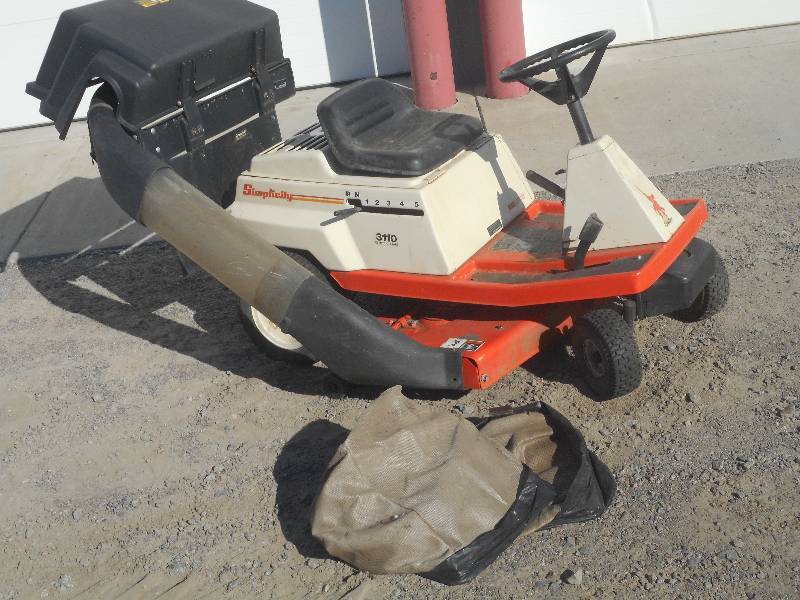 lot 12 image: Simplicity 3110 Electric Start Lawn...