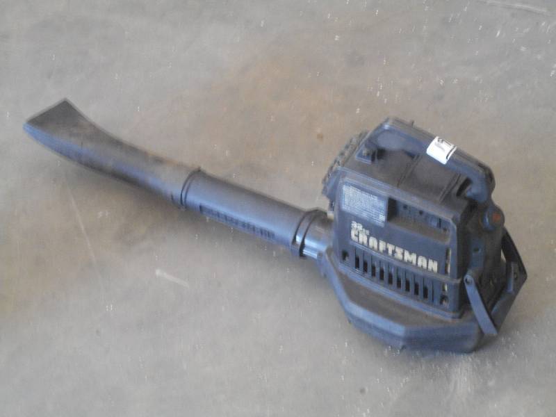 lot 19 image: Craftsman 32cc Handheld Blower, Has...