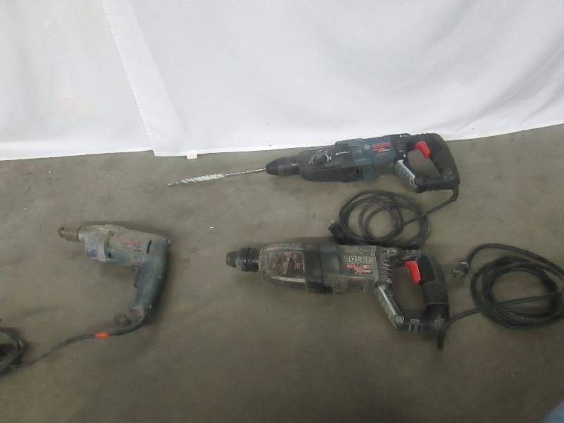 lot 27 image: 2 Bosch Rotary Hammers and 1 Bosch Drill