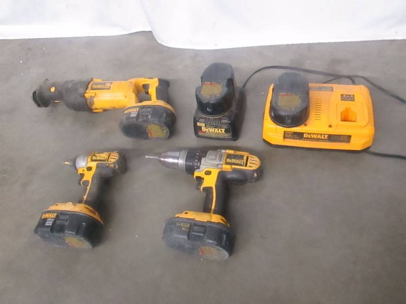 lot 30 image: DeWalt Power Tools
