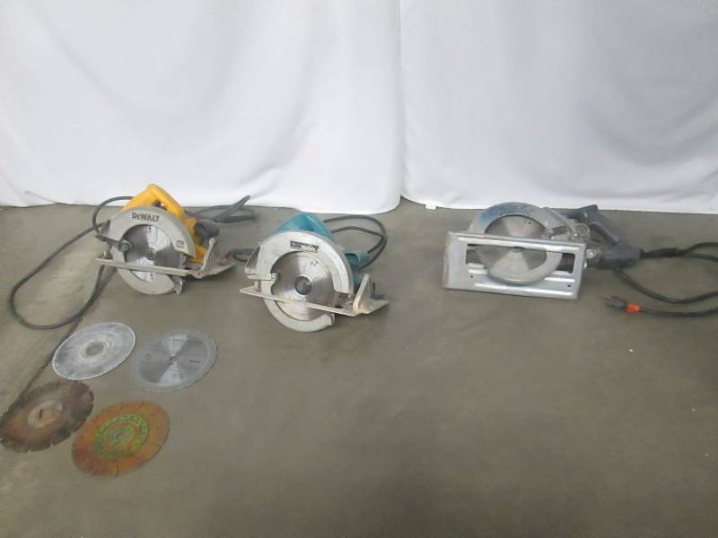 lot 32 image: 3 - Circular Saws