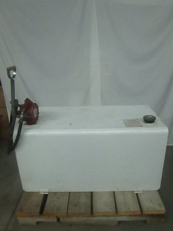 lot 8 image: 110-Gallon Fuel Tank