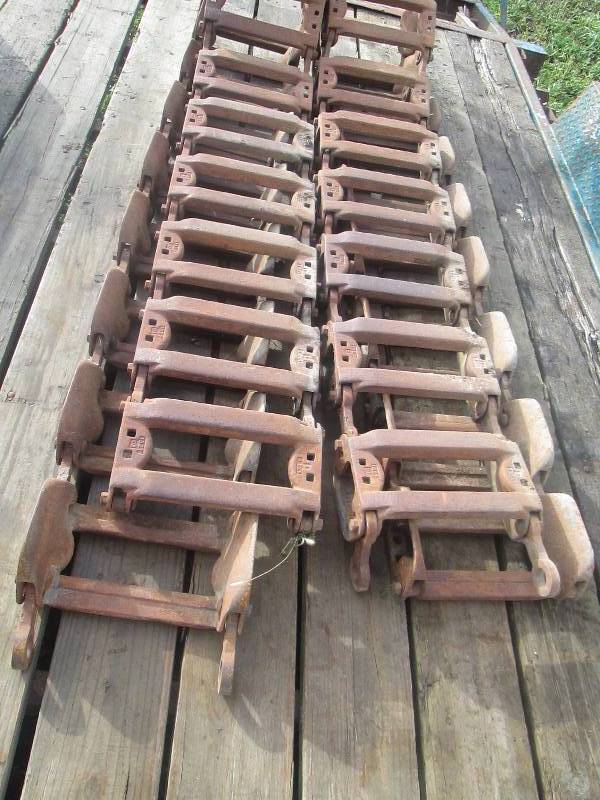 lot 6 image: Skid Loader Tracks