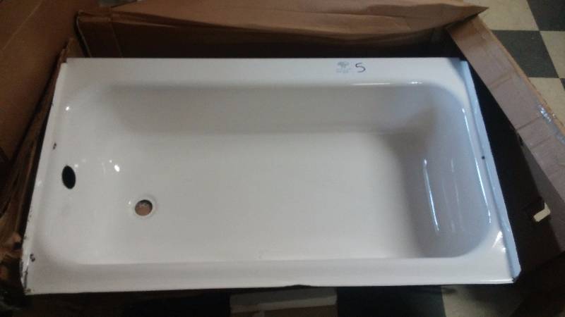 Bath Tub White 46.5 inches