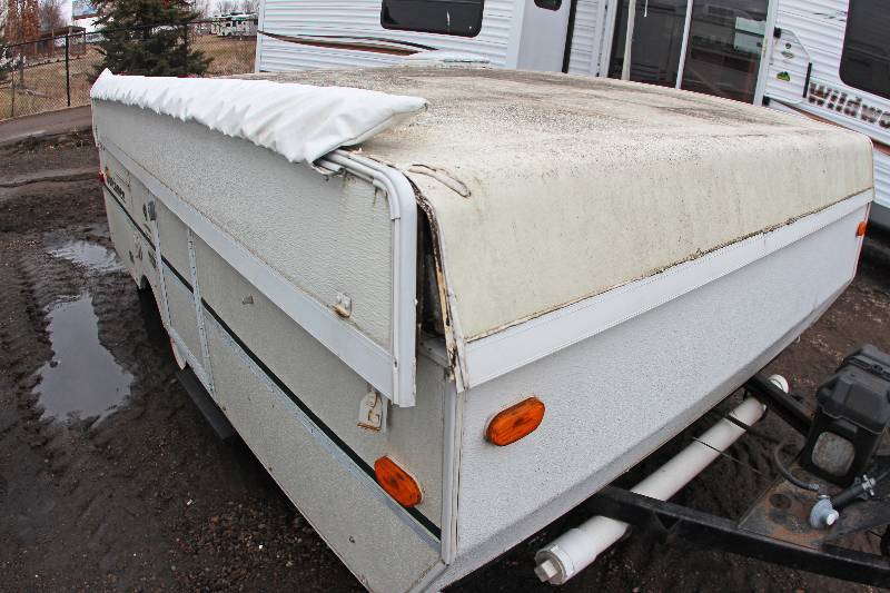 lot 0004 image: 1998 Dutchmen Tent Campers 1004