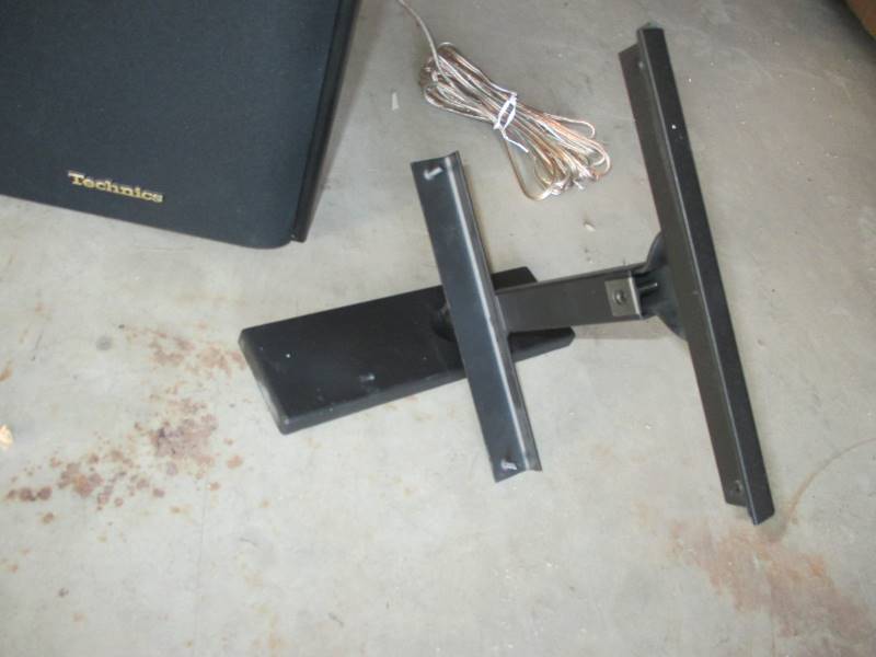 (2) Technics Speakers wWall Mounts