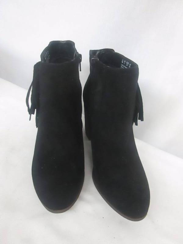 Fergalicious Womens Clover Bootie