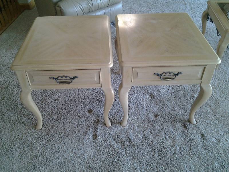 lot 16 image: Thomasville Pair Of End Tables With Metal Scroll Work 27x23x23