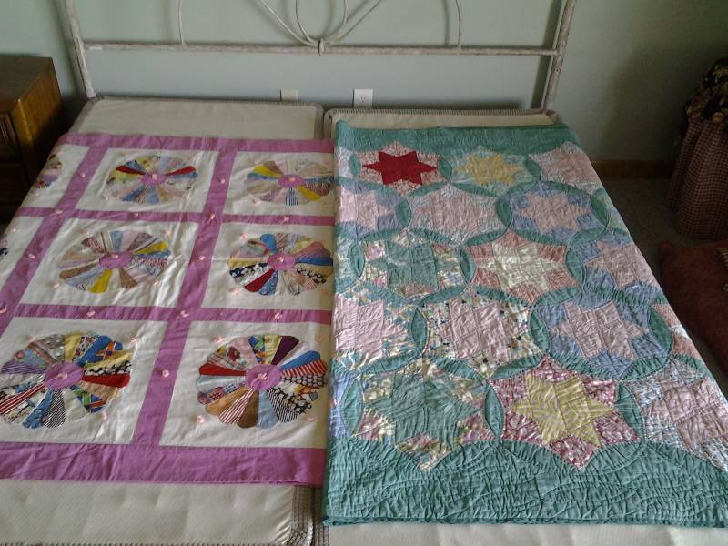 lot 30 image: 2-Vintage Hand Made Quilts