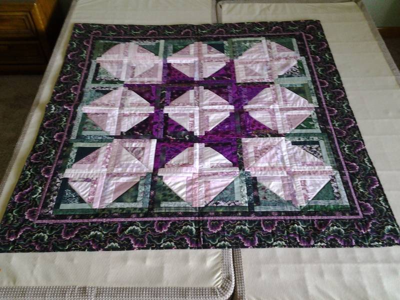 lot 35 image: Hand Made Quilt 59x59