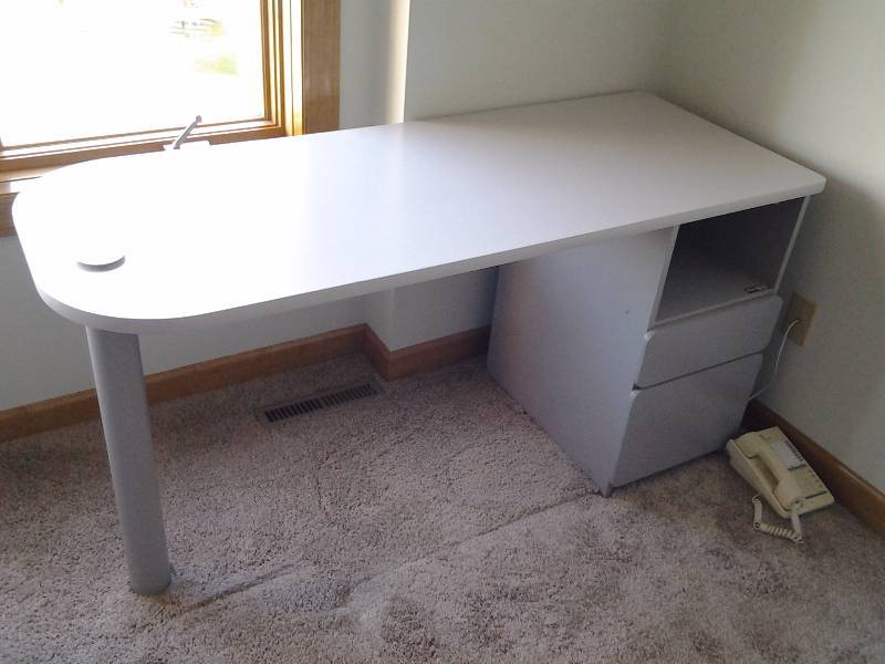 lot 43 image: Crafting Work StationTable 23x60x29