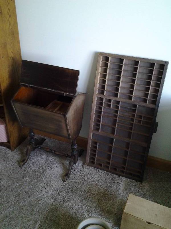 lot 46 image: Vintage Printers Tray And Vintage Sewing Notions Stand