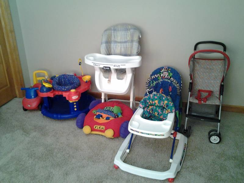 lot 57 image: Assorted BabyNursery Items