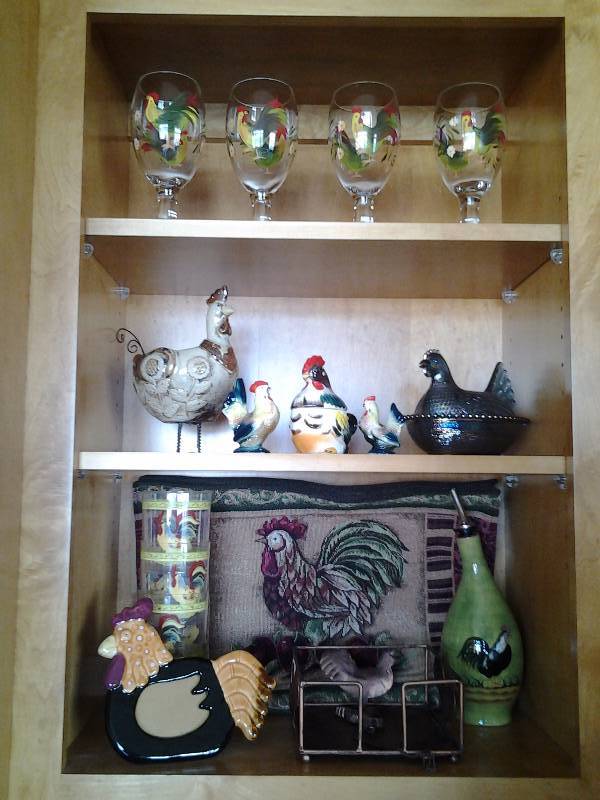 lot 71 image: Chickens Theme Items On Shelf Stemware, Figures, Misc