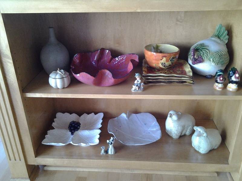 lot 92 image: Chicken Statues, Hand Made Pottery Items, 4-Chicken Plates, Other Figures