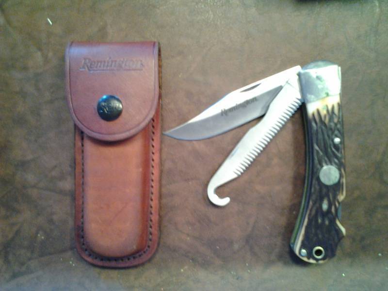 lot 113 image: Remington Hunting Knife With Sheath