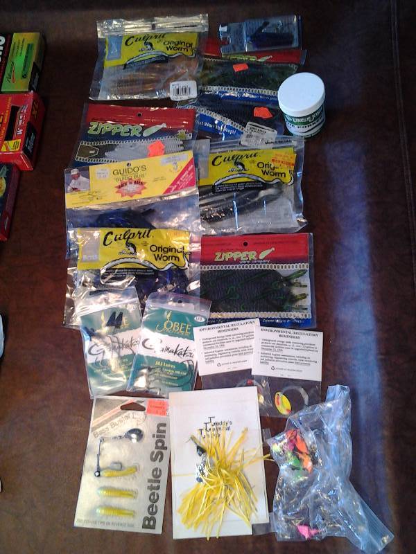 lot 135 image: Rubber Worms, Plastic Baits, Jigs
