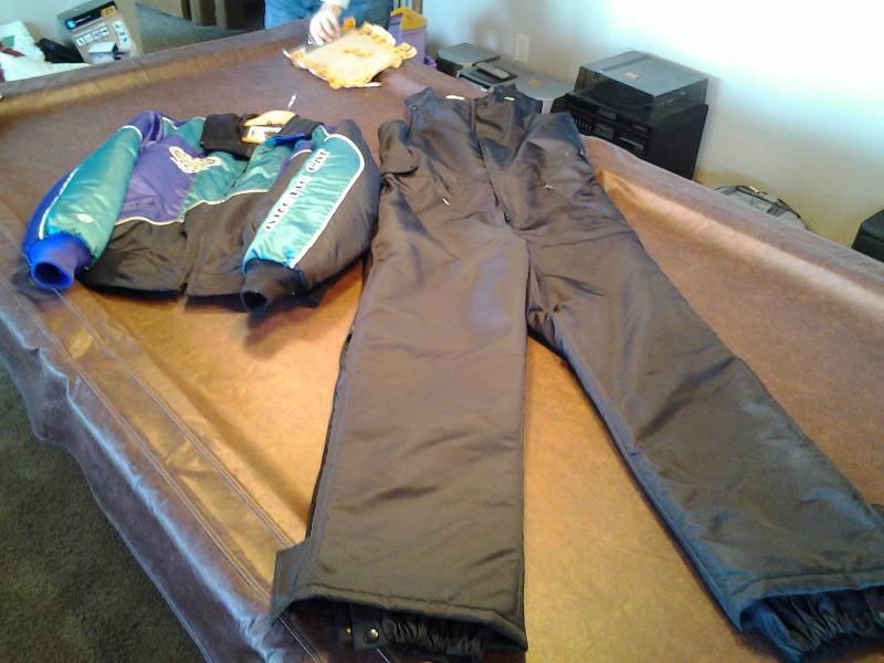 lot 169 image: Arctic Cat Mens Jacket Size XL, Bibs XLT