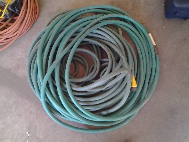 lot 213 image: Large Lot Of Rubber Garden Hose