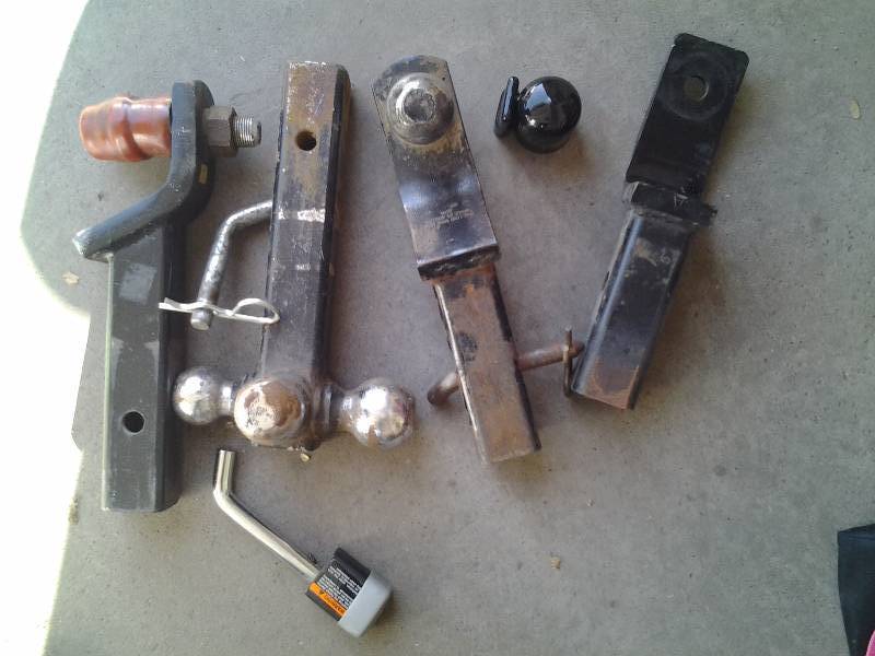 lot 216 image: Receiver Hitches & Hitch Balls