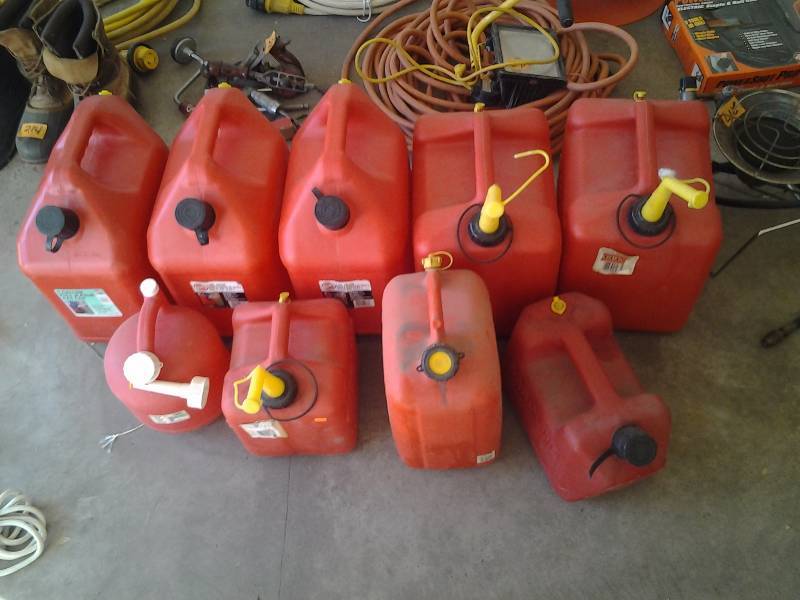 lot 224 image: 9-Assorted Gas Cans
