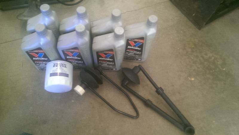 lot 246 image: 7-Quarts Valvoline VR-1 SA30 Oil, Volvo Pinta Oil Filter, Outboard Bunny Ears