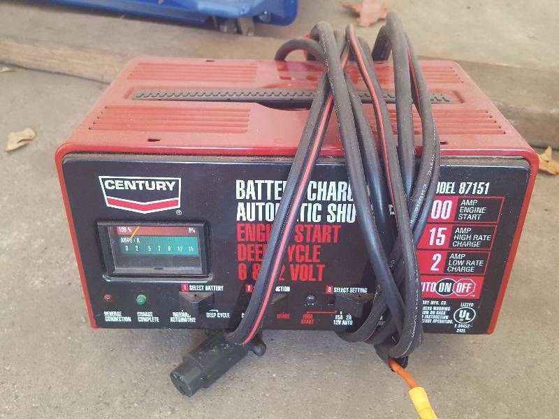 lot 199 image: Century 6 & 12 Volt Battery Charger