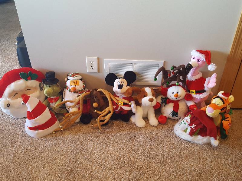 lot 148 image: Christmas Plush