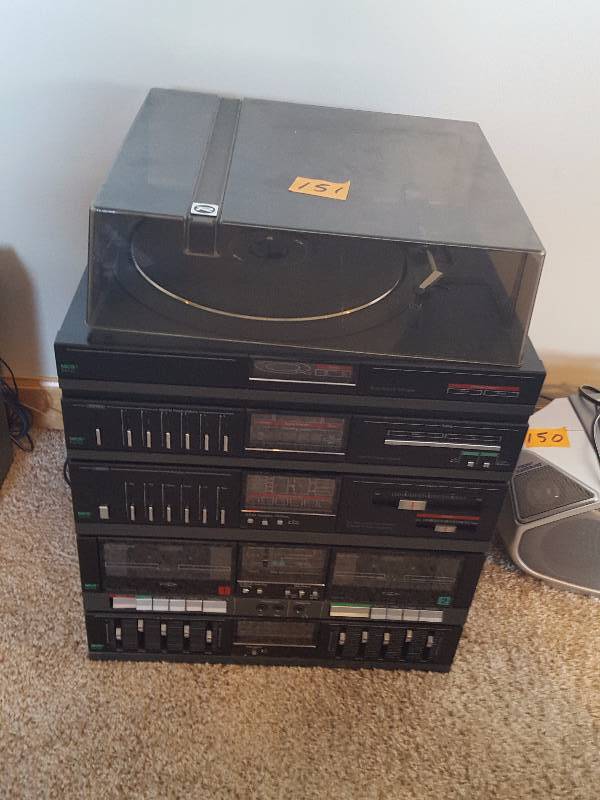 lot 151 image: MCS Stereo With Turn Table