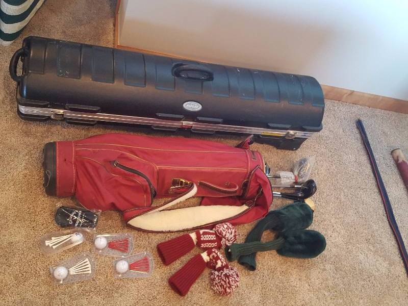 lot 153 image: SKB Hard Case Golf Club Travel Bag With Club Covers