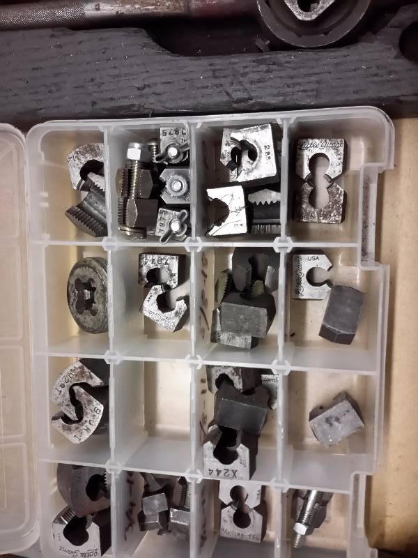 Little Giant, set of threading dies