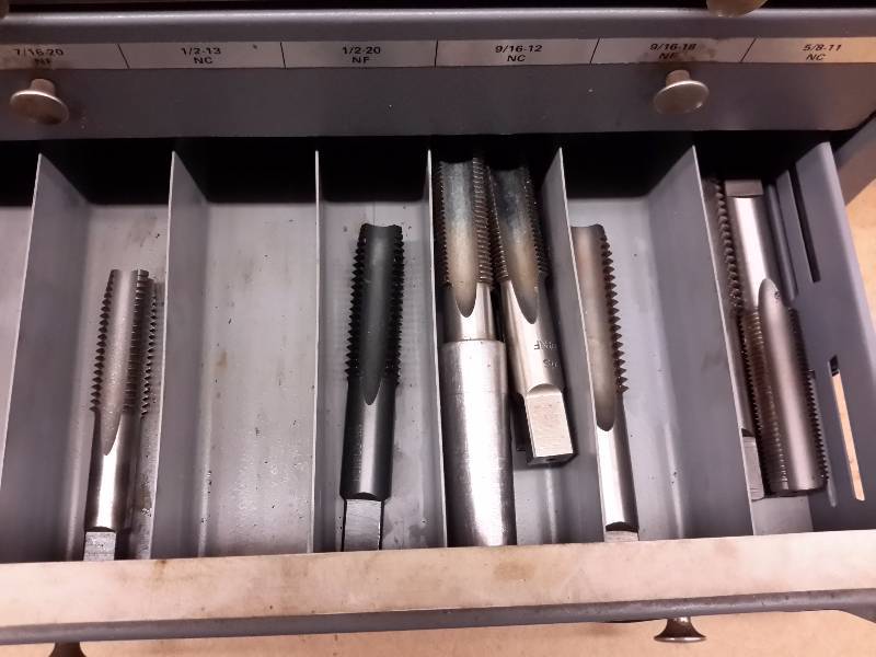 Drawer kit of various sizes of Bits