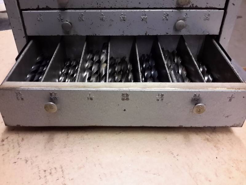 Drawer kit of various sizes of Bits