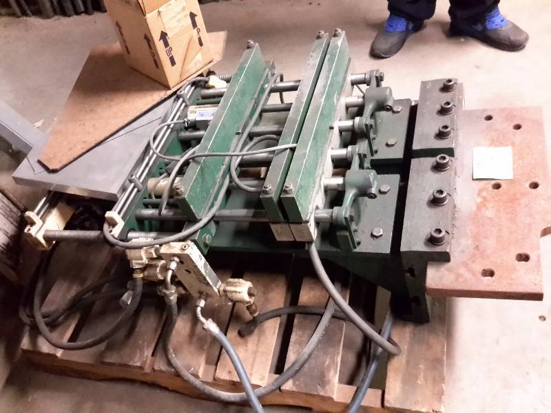 PRESS AIR FEED