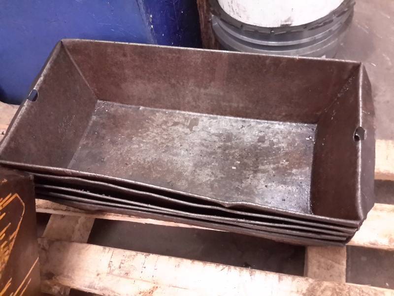 Steel TraysContainers
